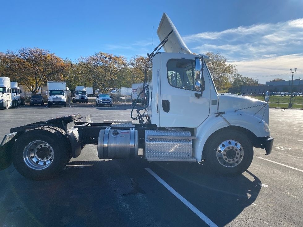 Day Cab Tractor-Heavy Duty Tractors-Freightliner-2020-M211242S-Harrisburg-PA-118,079\n\t\tmiles-$ 36,000 - Image 8