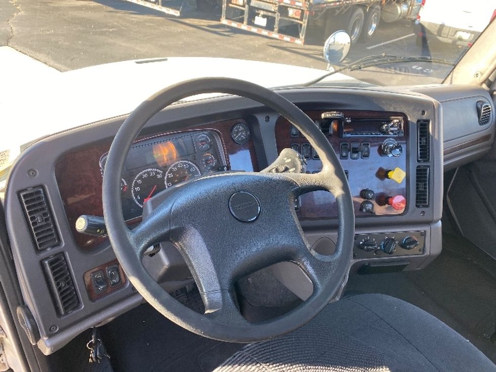 Day Cab Tractor-Heavy Duty Tractors-Freightliner-2020-M211242S-Harrisburg-PA-58,575\n\t\tmiles-$ 36,000 - Image 11