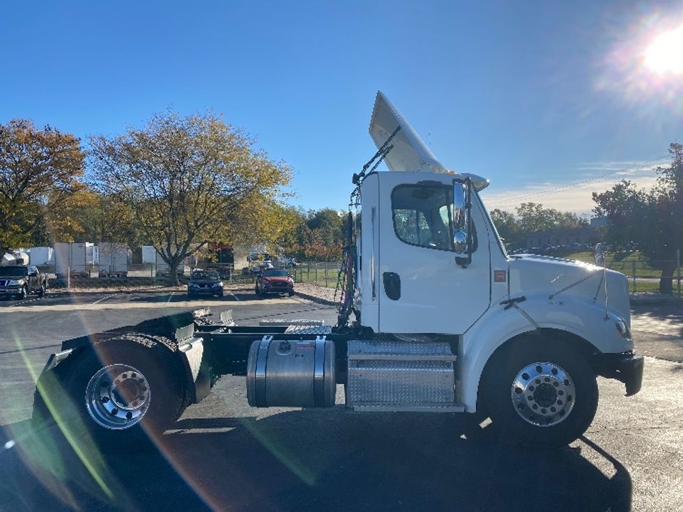 Day Cab Tractor-Heavy Duty Tractors-Freightliner-2020-M211242S-Harrisburg-PA-58,575\n\t\tmiles-$ 36,000 - Image 8