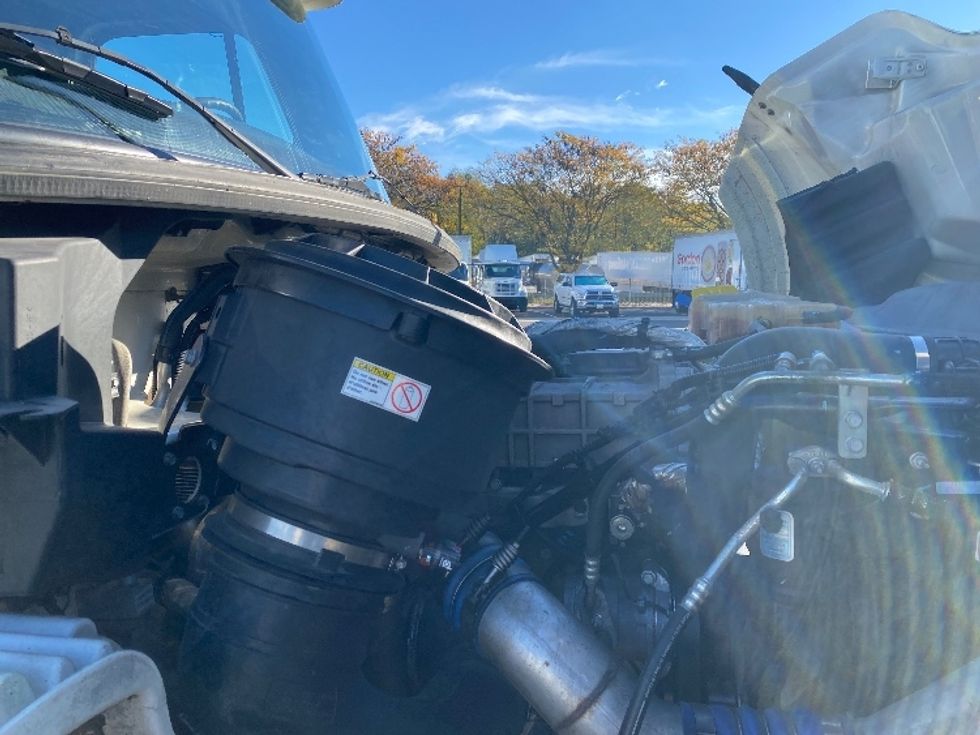 Day Cab Tractor-Heavy Duty Tractors-Freightliner-2020-M211242S-Harrisburg-PA-80,225\n\t\tmiles-$ 36,000 - Image 15