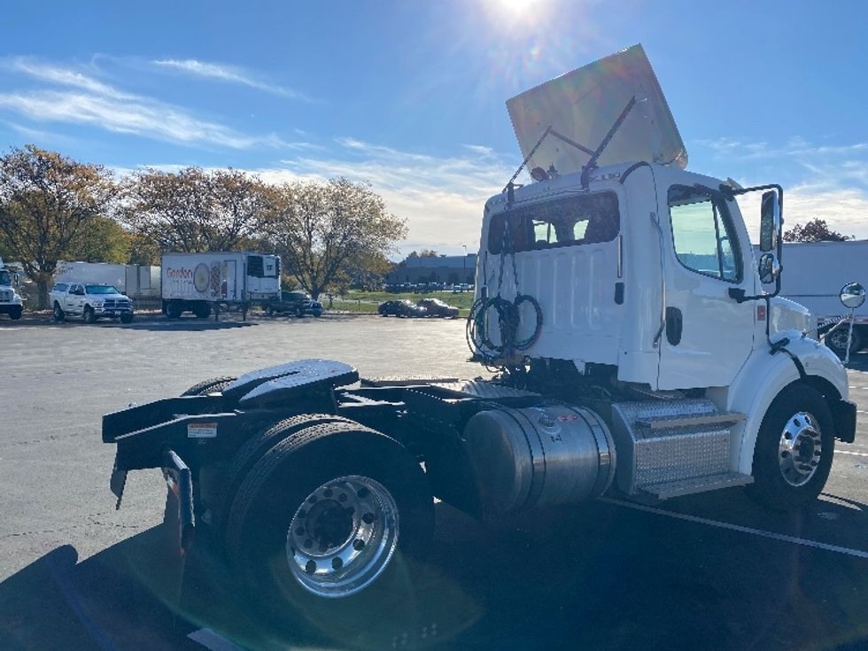 Day Cab Tractor-Heavy Duty Tractors-Freightliner-2020-M211242S-Harrisburg-PA-80,225\n\t\tmiles-$ 36,000 - Image 7
