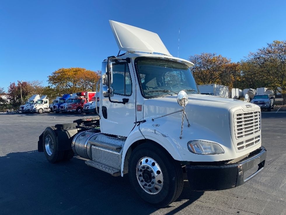 Day Cab Tractor-Heavy Duty Tractors-Freightliner-2020-M211242S-Harrisburg-PA-95,600\n\t\tmiles-$ 36,000 - Image 1