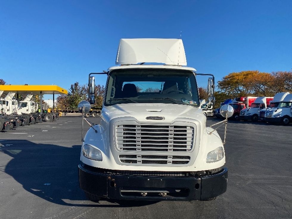 Day Cab Tractor-Heavy Duty Tractors-Freightliner-2020-M211242S-Harrisburg-PA-95,600\n\t\tmiles-$ 36,000 - Image 2