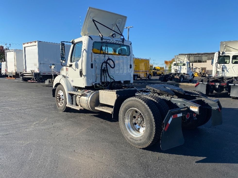 Day Cab Tractor-Heavy Duty Tractors-Freightliner-2020-M211242S-Harrisburg-PA-95,600\n\t\tmiles-$ 36,000 - Image 5