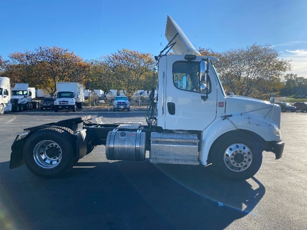 Day Cab Tractor-Heavy Duty Tractors-Freightliner-2020-M211242S-Harrisburg-PA-95,600\n\t\tmiles-$ 36,000 - Image 8