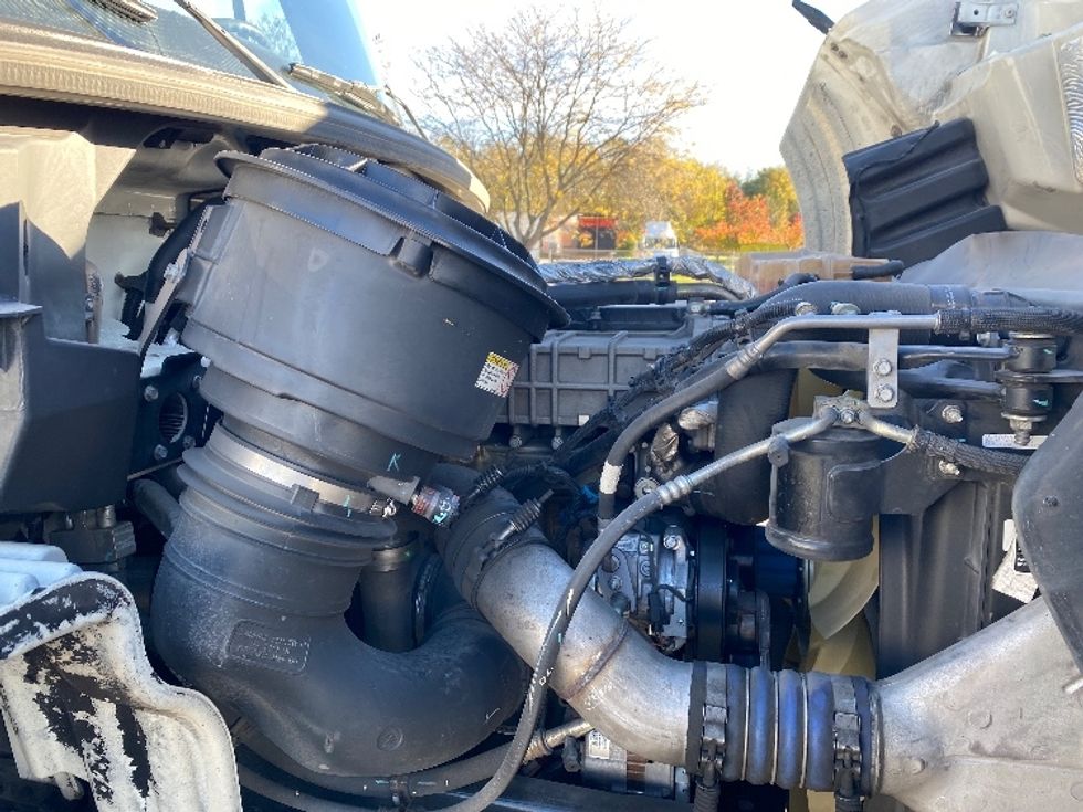 Day Cab Tractor-Heavy Duty Tractors-Freightliner-2020-M211242S-Harrisburg-PA-96,287\n\t\tmiles-$ 36,000 - Image 15