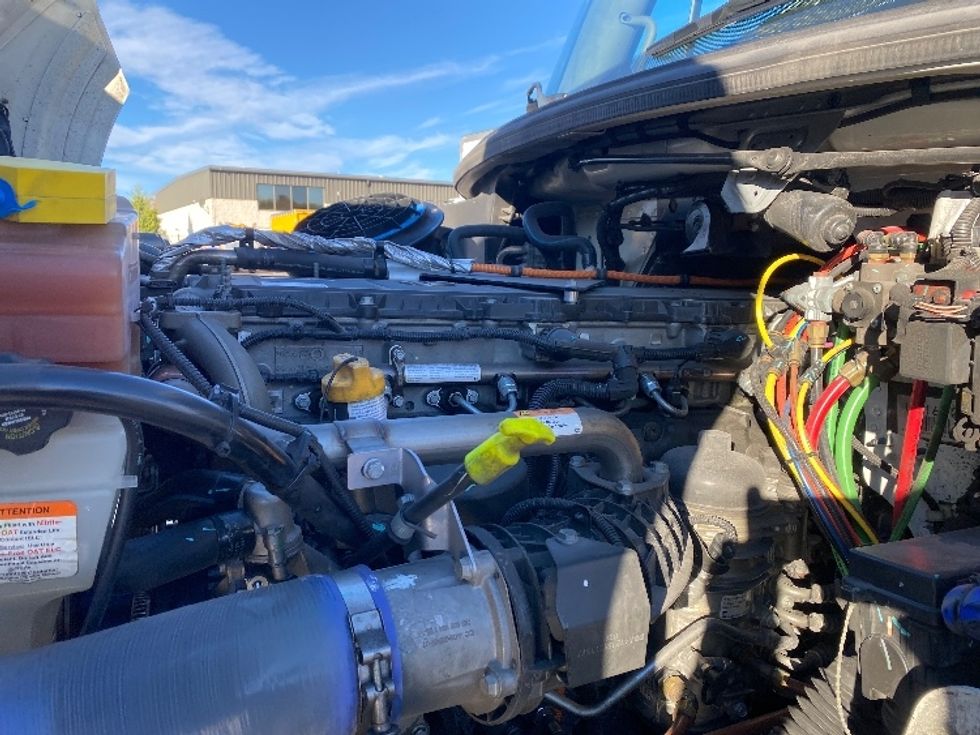 Day Cab Tractor-Heavy Duty Tractors-Freightliner-2020-M211242S-Harrisburg-PA-96,287\n\t\tmiles-$ 36,000 - Image 16