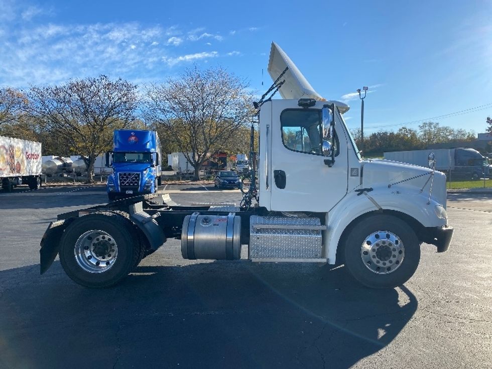 Day Cab Tractor-Heavy Duty Tractors-Freightliner-2020-M211242S-Harrisburg-PA-96,287\n\t\tmiles-$ 36,000 - Image 8