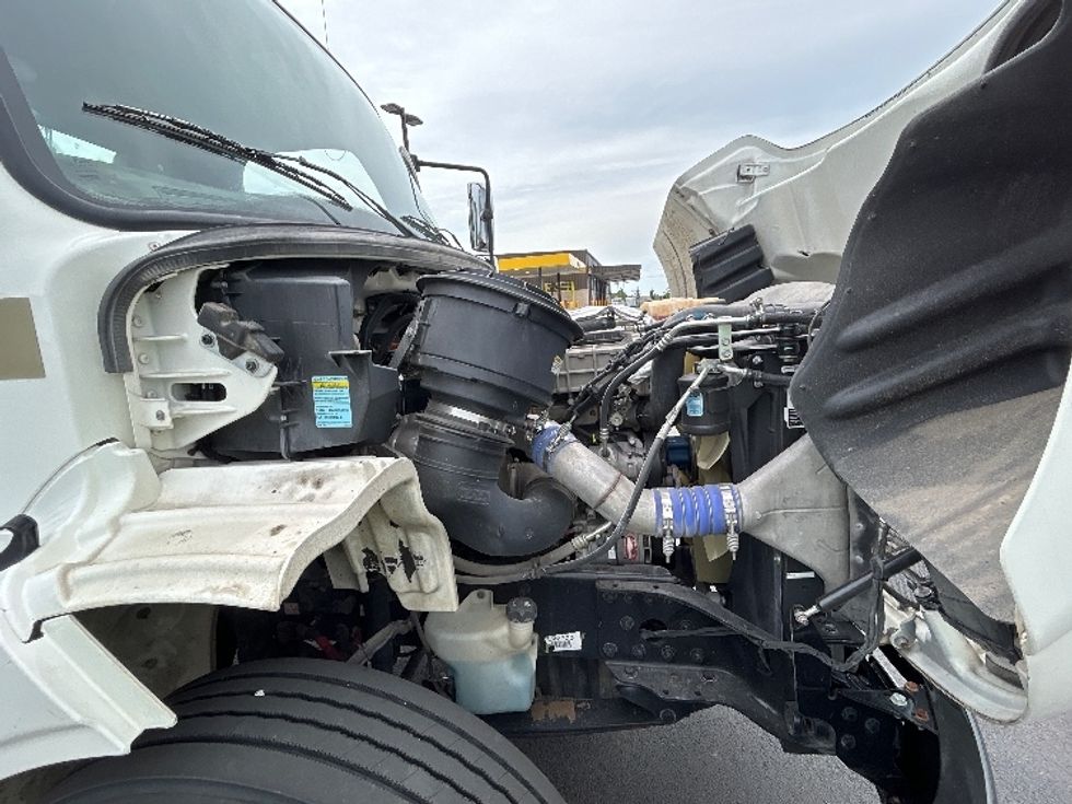 Day Cab Tractor-Heavy Duty Tractors-Freightliner-2020-M211242S-Lowell-AR-104,584\n\t\tmiles-$ 33,000 - Image 15