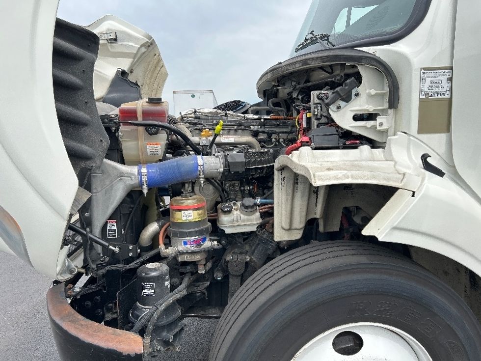 Day Cab Tractor-Heavy Duty Tractors-Freightliner-2020-M211242S-Lowell-AR-104,584\n\t\tmiles-$ 33,000 - Image 16