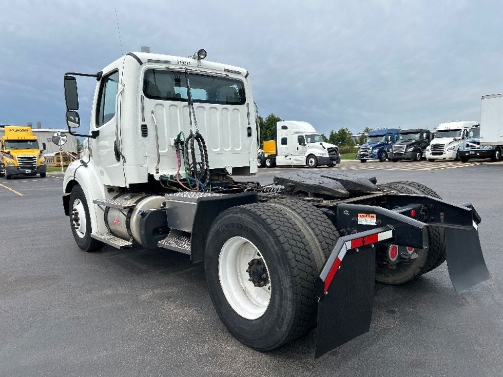 Day Cab Tractor-Heavy Duty Tractors-Freightliner-2020-M211242S-Lowell-AR-104,584\n\t\tmiles-$ 33,000 - Image 5