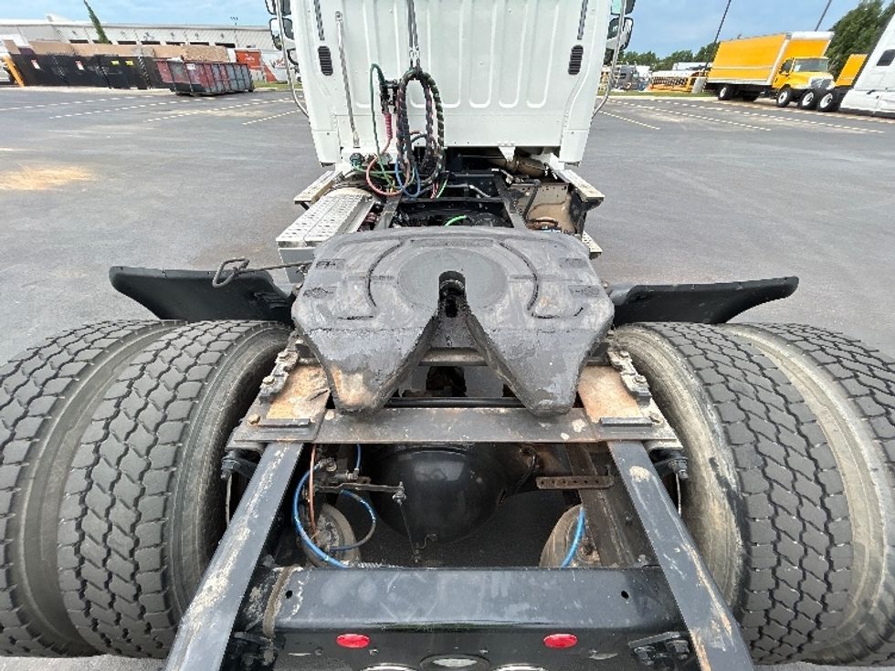 Day Cab Tractor-Heavy Duty Tractors-Freightliner-2020-M211242S-Lowell-AR-104,584\n\t\tmiles-$ 33,000 - Image 6