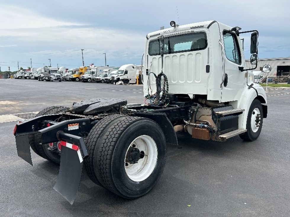 Day Cab Tractor-Heavy Duty Tractors-Freightliner-2020-M211242S-Lowell-AR-104,584\n\t\tmiles-$ 33,000 - Image 7
