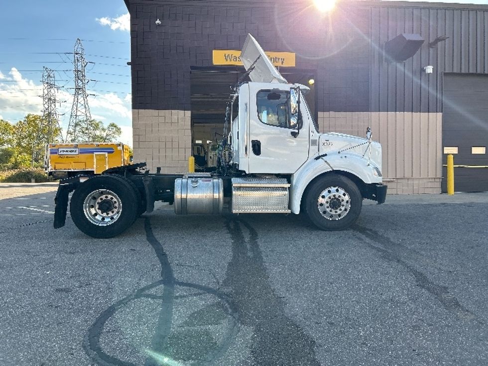 Day Cab Tractor-Heavy Duty Tractors-Freightliner-2020-M211242S-Warren-MI-109,119\n\t\tmiles-$ 36,000 - Image 8