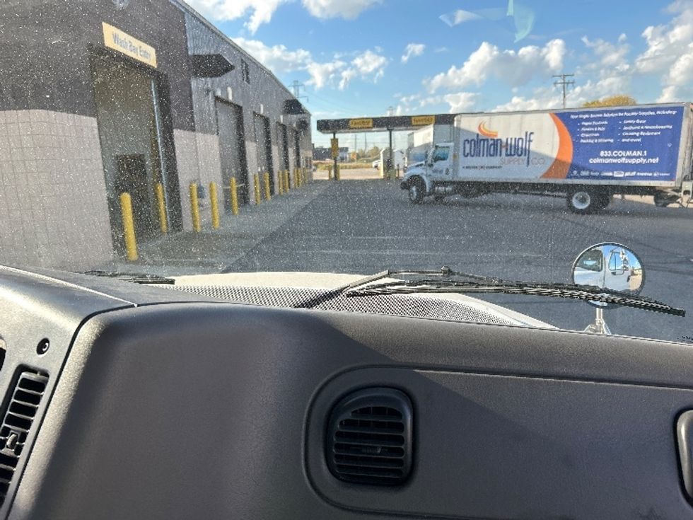 Day Cab Tractor-Heavy Duty Tractors-Freightliner-2020-M211242S-Warren-MI-88,819\n\t\tmiles-$ 36,000 - Image 13