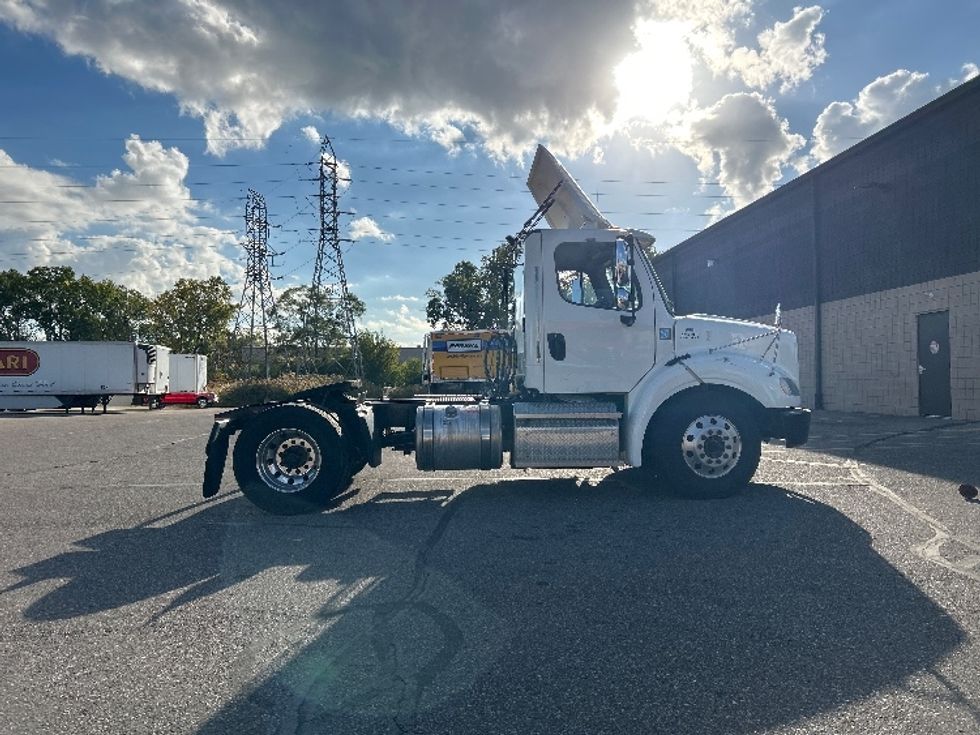 Day Cab Tractor-Heavy Duty Tractors-Freightliner-2020-M211242S-Warren-MI-88,819\n\t\tmiles-$ 36,000 - Image 8