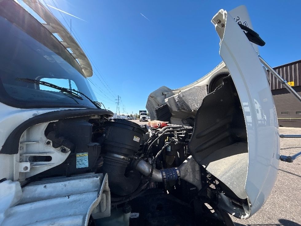 Day Cab Tractor-Heavy Duty Tractors-Freightliner-2020-M211242S-Warren-MI-90,788\n\t\tmiles-$ 36,000 - Image 15