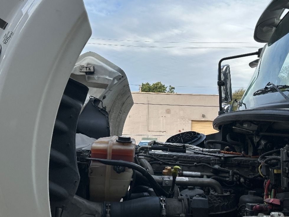 Day Cab Tractor-Heavy Duty Tractors-Freightliner-2020-M211242S-Warren-MI-92,389\n\t\tmiles-$ 36,000 - Image 16