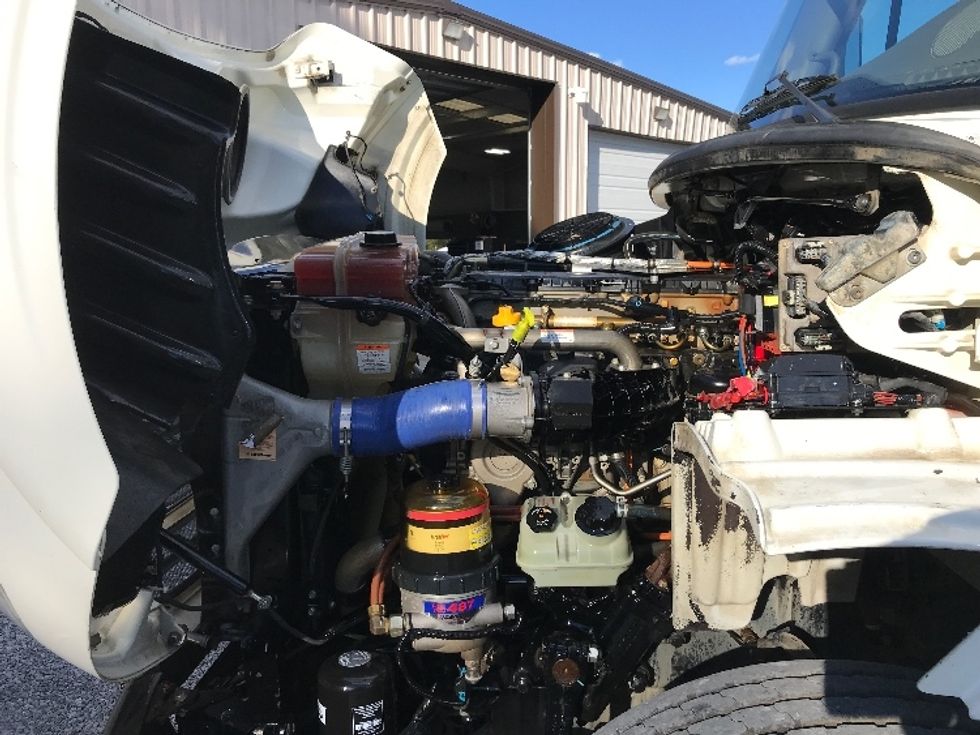 Day Cab Tractor-Heavy Duty Tractors-Freightliner-2020-M211264S-Cleveland-TN-322,430\n\t\tmiles-$ 57,750 - Image 16