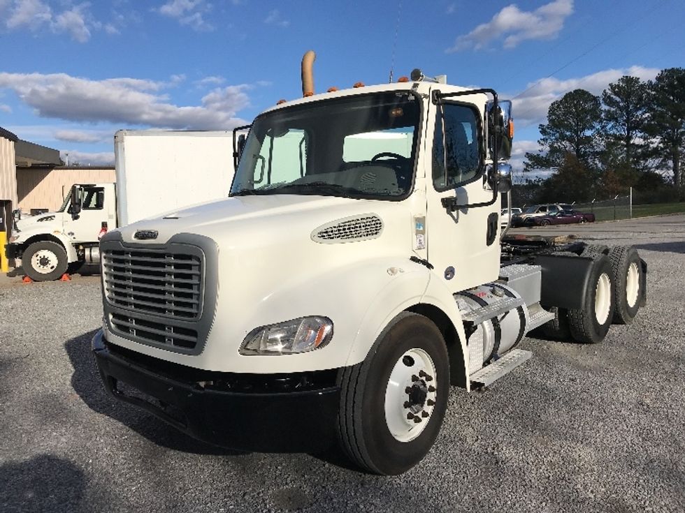 Day Cab Tractor-Heavy Duty Tractors-Freightliner-2020-M211264S-Cleveland-TN-322,430\n\t\tmiles-$ 57,750 - Image 3