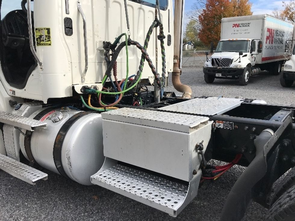 Day Cab Tractor-Heavy Duty Tractors-Freightliner-2020-M211264S-Cleveland-TN-382,814\n\t\tmiles-$ 47,750 - Image 18