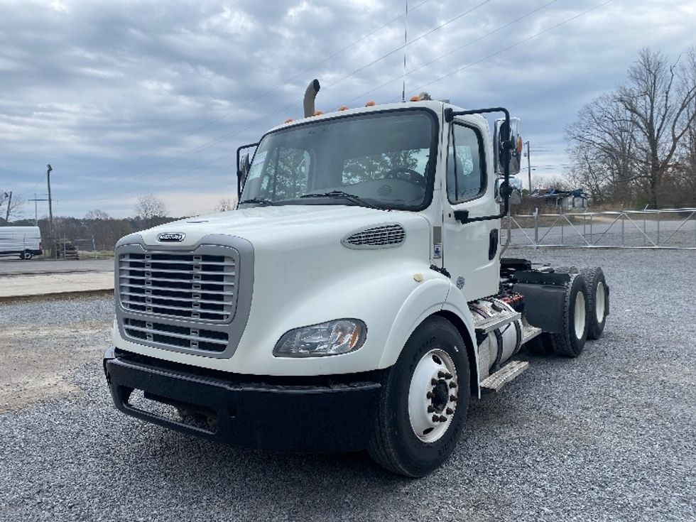 Day Cab Tractor-Heavy Duty Tractors-Freightliner-2020-M211264S-Cleveland-TN-382,814\n\t\tmiles-$ 47,750 - Image 3