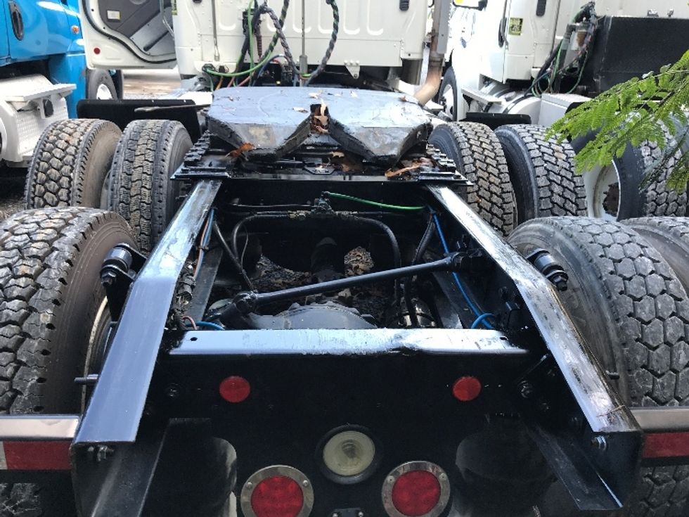 Day Cab Tractor-Heavy Duty Tractors-Freightliner-2020-M211264S-Cleveland-TN-382,814\n\t\tmiles-$ 47,750 - Image 6