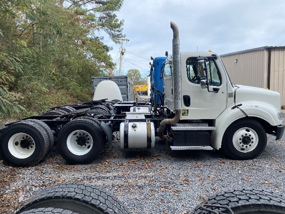 Day Cab Tractor-Heavy Duty Tractors-Freightliner-2020-M211264S-Cleveland-TN-382,814\n\t\tmiles-$ 47,750 - Image 8
