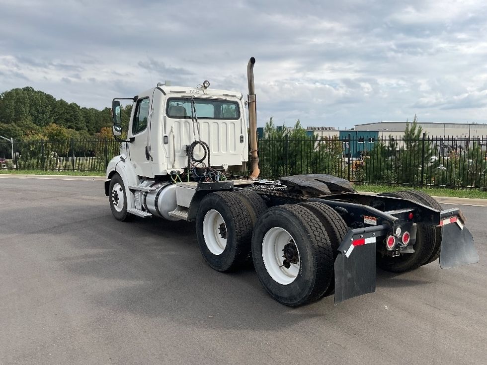 Day Cab Tractor-Heavy Duty Tractors-Freightliner-2020-M211264S-Concord-NC-216,626\n\t\tmiles-$ 49,250 - Image 5