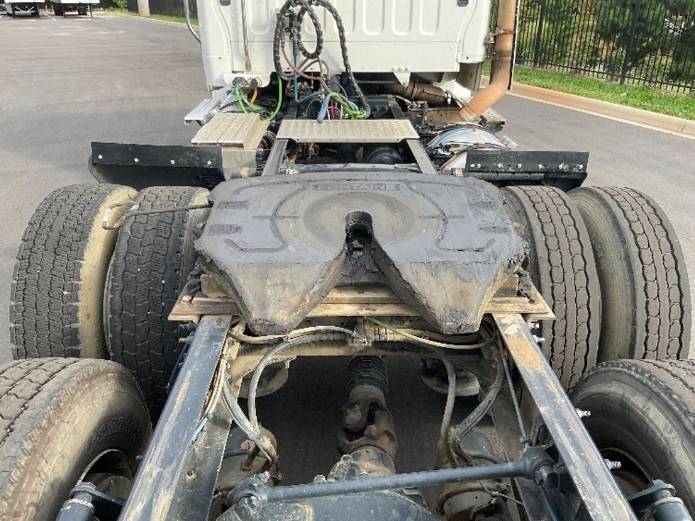 Day Cab Tractor-Heavy Duty Tractors-Freightliner-2020-M211264S-Concord-NC-216,626\n\t\tmiles-$ 49,250 - Image 6