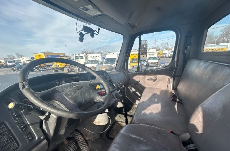 Day Cab Tractor-Heavy Duty Tractors-Freightliner-2020-M211264S-Louisville-KY-494,142\n\t\tmiles-$ 27,500 - Image 10