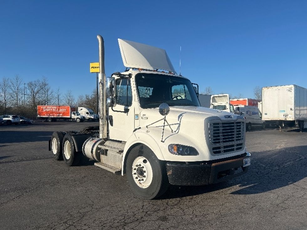 Day Cab Tractor-Heavy Duty Tractors-Freightliner-2020-M211264S-Obetz-OH-296,394\n\t\tmiles-$ 44,500 - Image 1