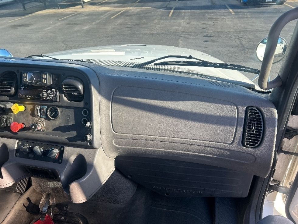 Day Cab Tractor-Heavy Duty Tractors-Freightliner-2020-M211264S-Obetz-OH-296,394\n\t\tmiles-$ 44,500 - Image 13