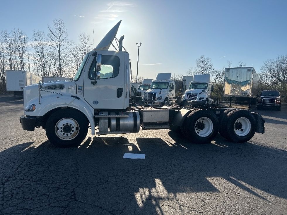 Day Cab Tractor-Heavy Duty Tractors-Freightliner-2020-M211264S-Obetz-OH-296,394\n\t\tmiles-$ 44,500 - Image 4