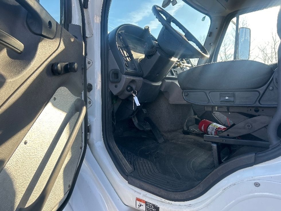 Day Cab Tractor-Heavy Duty Tractors-Freightliner-2020-M211264S-Obetz-OH-296,394\n\t\tmiles-$ 44,500 - Image 9