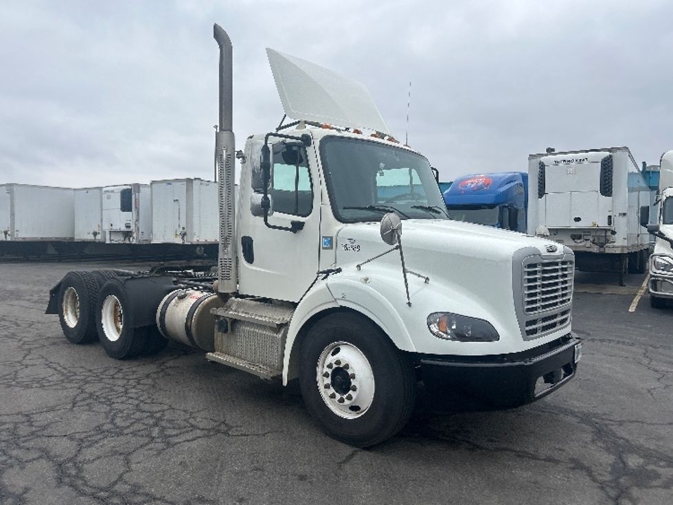 Day Cab Tractor-Heavy Duty Tractors-Freightliner-2020-M211264S-Obetz-OH-353,557\n\t\tmiles-$ 38,500 - Image 1