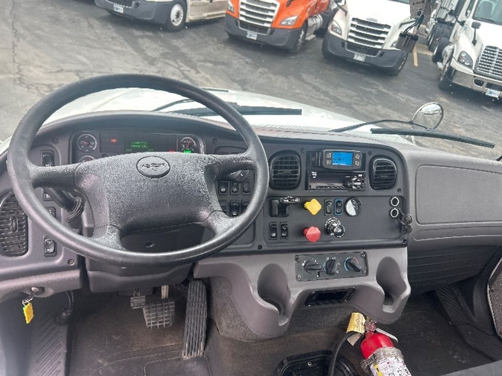 Day Cab Tractor-Heavy Duty Tractors-Freightliner-2020-M211264S-Obetz-OH-353,557\n\t\tmiles-$ 38,500 - Image 11