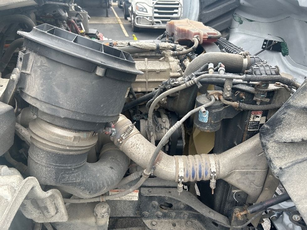 Day Cab Tractor-Heavy Duty Tractors-Freightliner-2020-M211264S-Obetz-OH-353,557\n\t\tmiles-$ 38,500 - Image 15