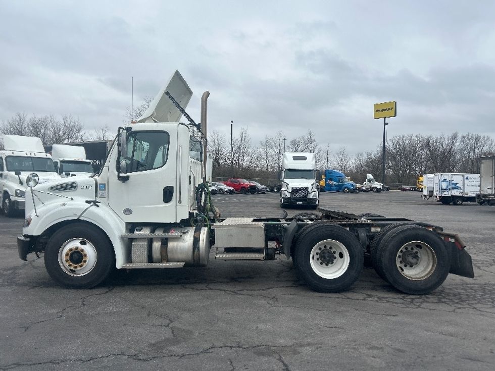 Day Cab Tractor-Heavy Duty Tractors-Freightliner-2020-M211264S-Obetz-OH-353,557\n\t\tmiles-$ 38,500 - Image 4