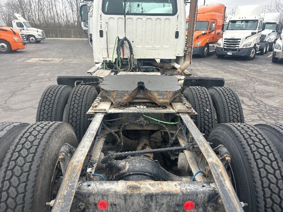 Day Cab Tractor-Heavy Duty Tractors-Freightliner-2020-M211264S-Obetz-OH-353,557\n\t\tmiles-$ 38,500 - Image 6