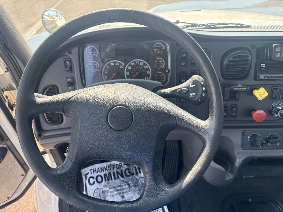 Day Cab Tractor-Heavy Duty Tractors-Freightliner-2020-M211264S-Obetz-OH-368,683\n\t\tmiles-$ 37,750 - Image 11