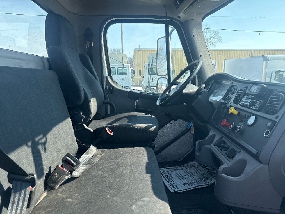 Day Cab Tractor-Heavy Duty Tractors-Freightliner-2020-M211264S-Obetz-OH-368,683\n\t\tmiles-$ 37,750 - Image 14