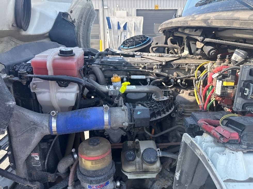 Day Cab Tractor-Heavy Duty Tractors-Freightliner-2020-M211264S-Obetz-OH-368,683\n\t\tmiles-$ 37,750 - Image 16