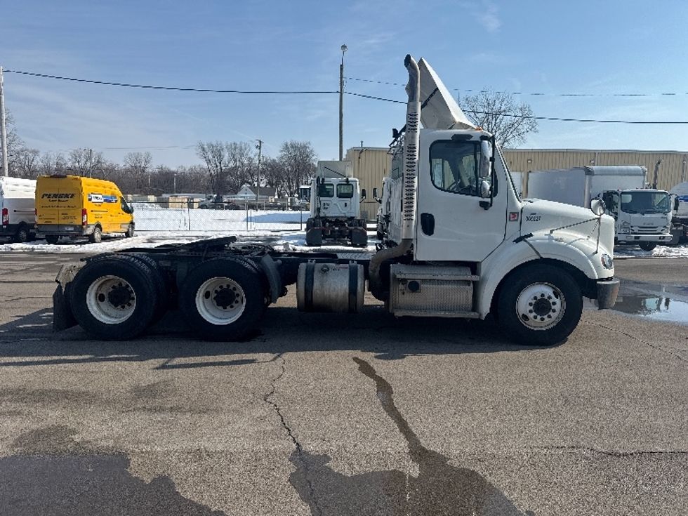 Day Cab Tractor-Heavy Duty Tractors-Freightliner-2020-M211264S-Obetz-OH-368,683\n\t\tmiles-$ 37,750 - Image 8
