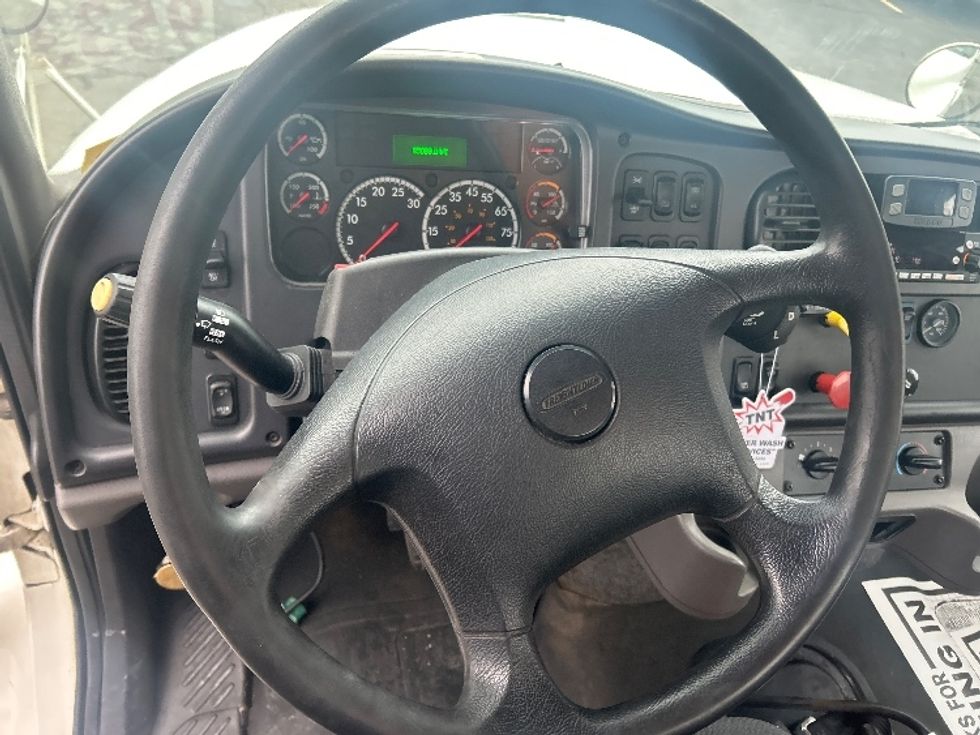 Day Cab Tractor-Heavy Duty Tractors-Freightliner-2020-M211264S-Obetz-OH-371,558\n\t\tmiles-$ 37,750 - Image 11