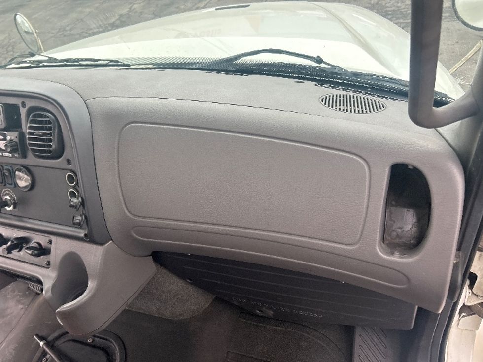 Day Cab Tractor-Heavy Duty Tractors-Freightliner-2020-M211264S-Obetz-OH-371,558\n\t\tmiles-$ 37,750 - Image 13