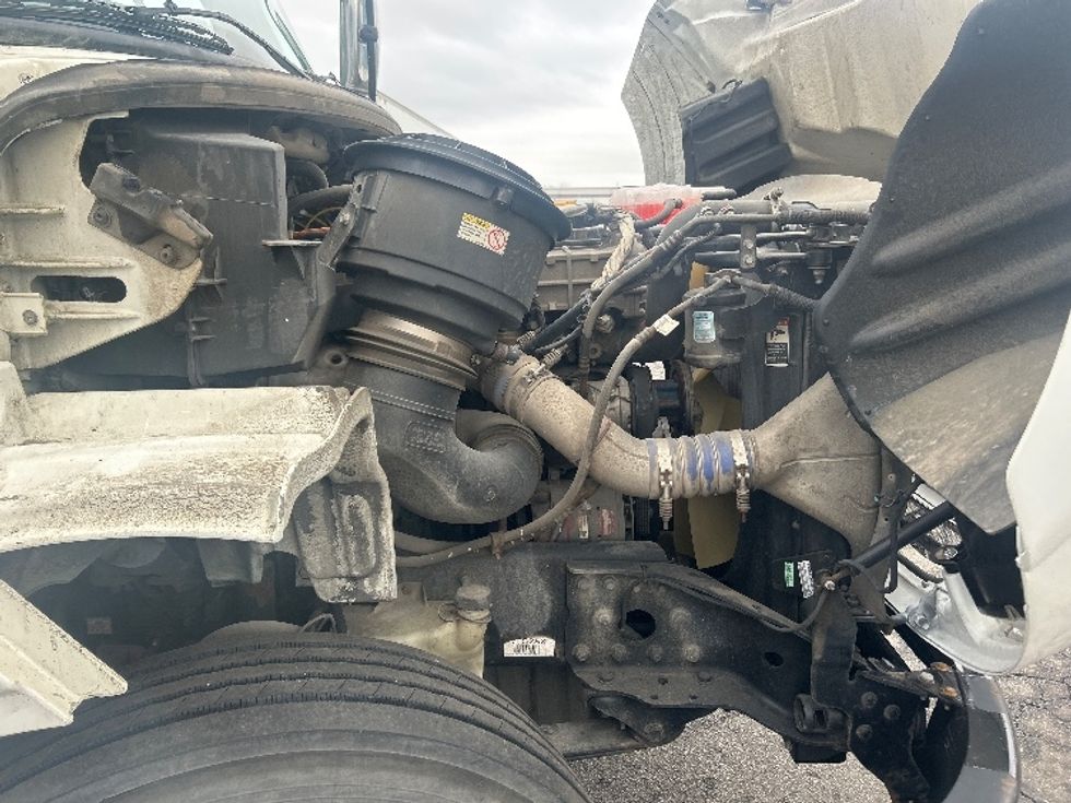 Day Cab Tractor-Heavy Duty Tractors-Freightliner-2020-M211264S-Obetz-OH-371,558\n\t\tmiles-$ 37,750 - Image 15