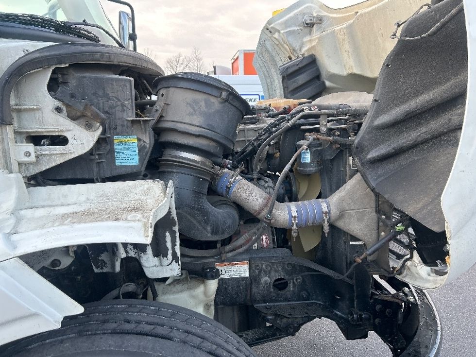 Day Cab Tractor-Heavy Duty Tractors-Freightliner-2020-M211264S-Obetz-OH-428,631\n\t\tmiles-$ 37,000 - Image 15