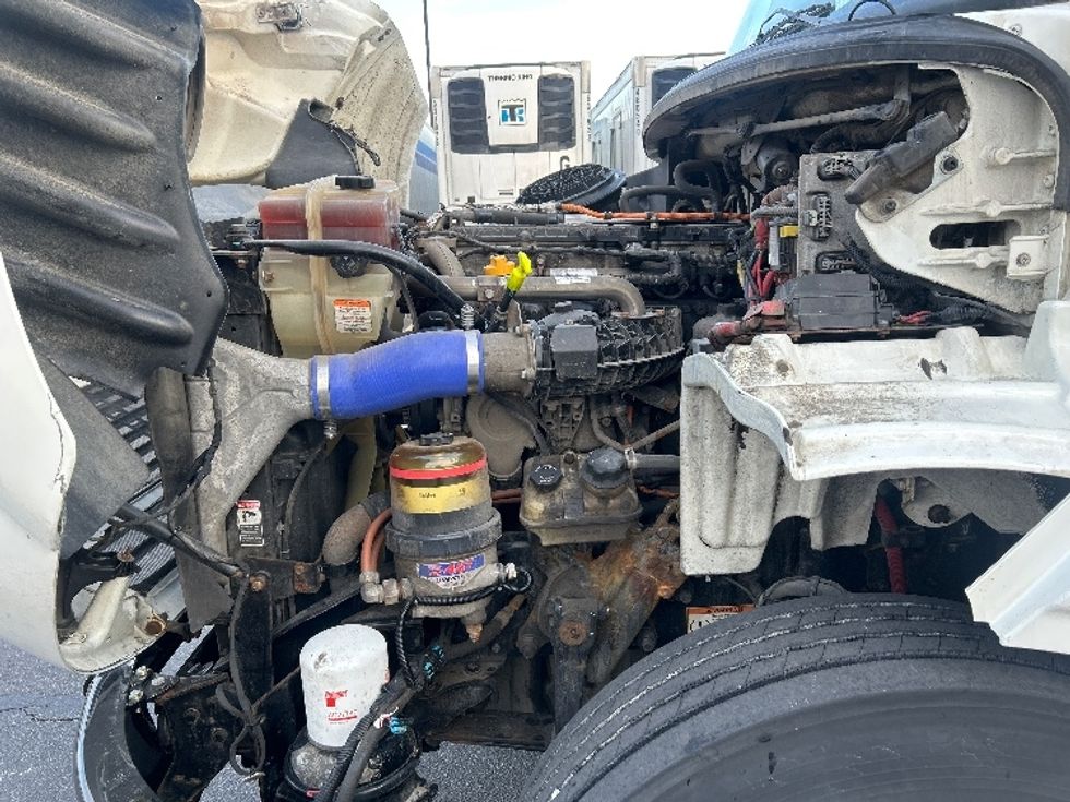 Day Cab Tractor-Heavy Duty Tractors-Freightliner-2020-M211264S-Obetz-OH-428,631\n\t\tmiles-$ 37,000 - Image 16