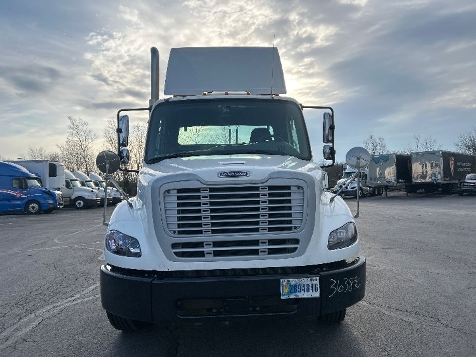 Day Cab Tractor-Heavy Duty Tractors-Freightliner-2020-M211264S-Obetz-OH-428,631\n\t\tmiles-$ 37,000 - Image 2